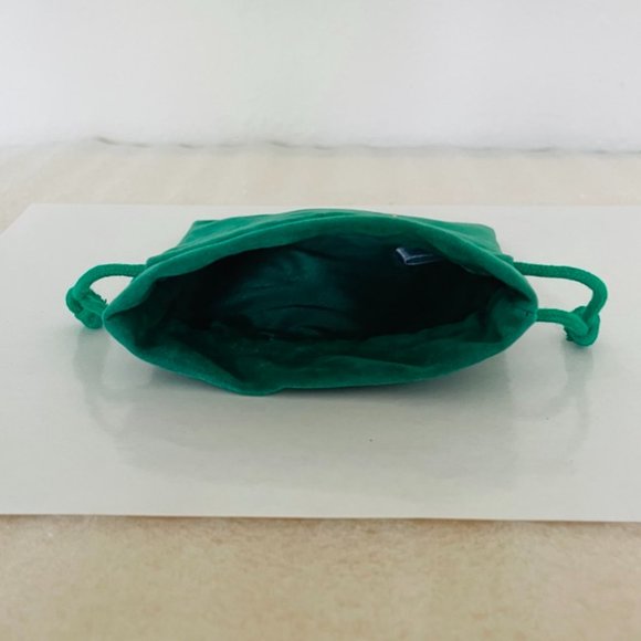 🍀 New 🍀 La Mer Deluxe Velvet Pouch with Golden Logo in Green - Picture 4 of 5